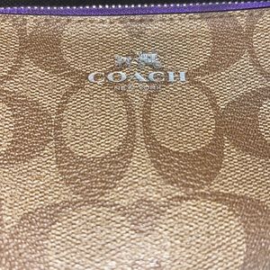 Coach Clutch